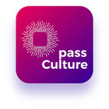 Pass Culture Le Pass Culture est une mission de service public portée par le ministère de la Culture. Ce dispositif permet d’avoir accès l’année de vos 18 ans à une application sur laquelle vous disposez de 300€ pendant 24 mois Pour découvrir et réserver vous pouvez choisir votre instrument en boutique.
