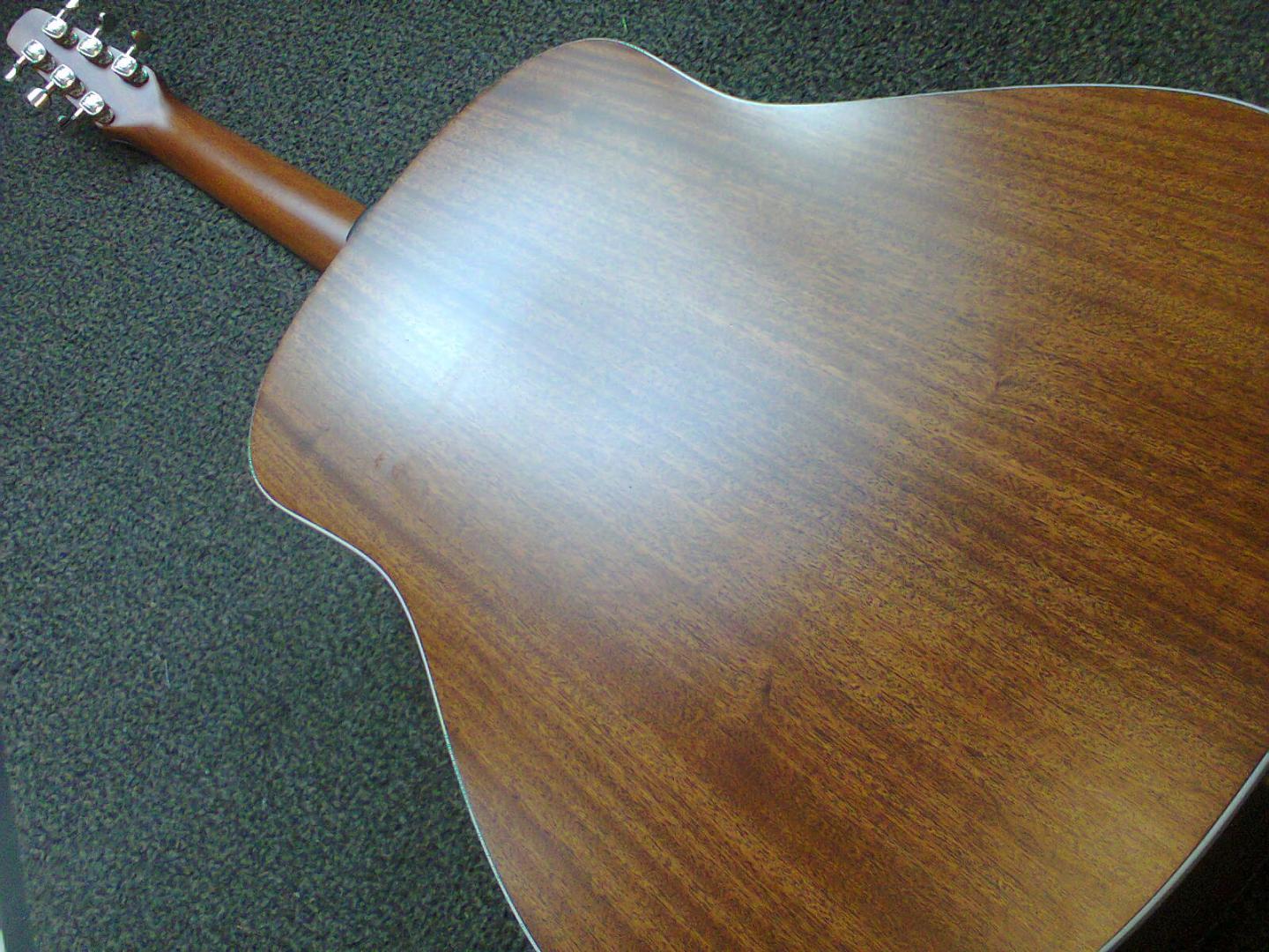 Seagull Maritime SWS Nat SG A/E 048090 Seagull Maritime SWS Nat SG A/E GUITARE ELECTRO ACOUSTIQUE **FAITE AU QUEBEC**. TABLE EPICEA MASSIF. FOND ECLISSES & MANCHE ACAJOU MASSIF. TOUCHE RICHLITE. CHEVALET EBENE. MECANIQUE CHROME. PREAMPLI FISHMAN