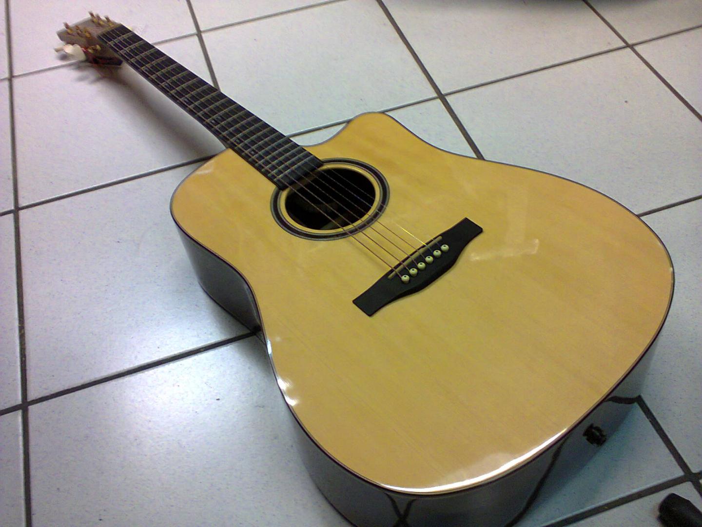 SIMON ET PATRICK S&P Showcase CW Rosewood A6T TRIC 033300 SIMON ET PATRICK Showcase CW Rosewood A6T GUITARE ELECTRO ACOUSTIQUE PAN COUPE FAITE MAIN LUTHIER CANADIEN SERIE SHOWCASE NATURELLE LUSTREE. TABLE EPICEA MASSIF. MANCHE ACAJOU. TOUCHE & CHEVALET EBENE. FOND ECLISSES PALISSANDRE. PRE AMPLI A6T B BAND. MECANIQUE BAIN D'HUILE OR. ETUI FOURNI