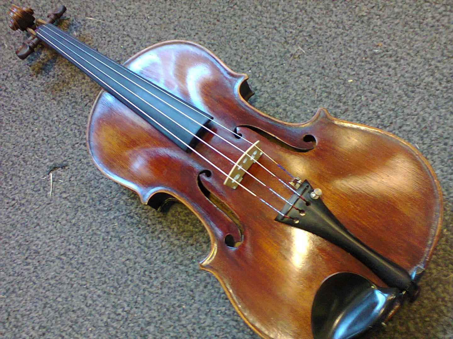 Violon Carlo Antonio Testore figlio maggiore del fu Carlo Giuseppe dans Contrada larga al fegno dell'Aquila Milano 1741. Violon Carlo Antonio Testore figlio maggiore del fu Carlo Giuseppe dans Contrada larga al fegno dell'Aquila Milano 1741. VIOLON ANCIEN COPIE