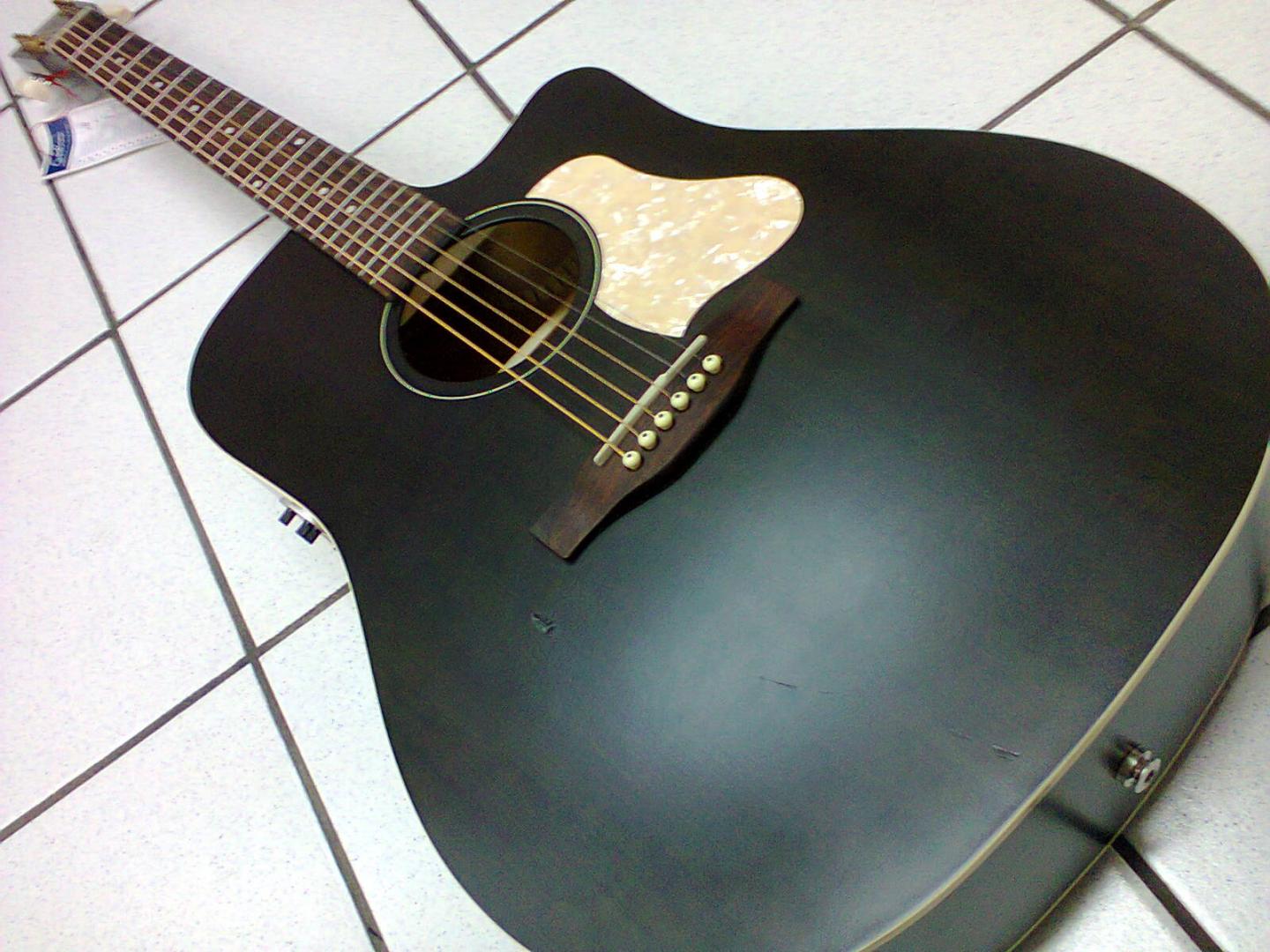 ART ET LUTHERIE AMERICANA FADED BLACK CW QIT 042463 ART ET LUTHERIE AMERICANA FADED BLACK CW QIT 042463 GUITARE ELECTRO ACOUSTIQUE PAN COUPE LUTHIER CANADIEN NOIR SATINE. TABLE EPICEA MASSIF. FOND & ECLISSES MERISIER. MANCHE ERABLE. TOUCHE & CHEVALET PALISSANDRE. MECANIQUE ANTIQUE. PLAQUE ECAILLE BLANCHE. PREAMPLI QUANTUM