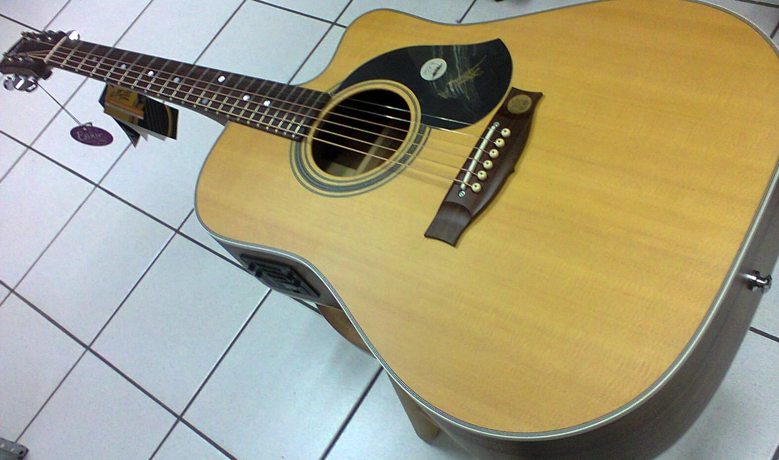 MATON HERITAGE ECW80C MATON HERITAGE ECW80C GUITARE ELECTRO ACOUSTIQUE PAN COUPE NATURELLE SATINEE **FAITE A LA MAIN MADE IN AUSTRALIE**. TABLE EPICEA MASSIF. DOS ECLISSES MANCHE ACAJOU MASSIF. TOUCHE CHEVALET PALISSANDRE. PRE AMPLI AP5. MECANIQUE GROVER. ETUI MATON