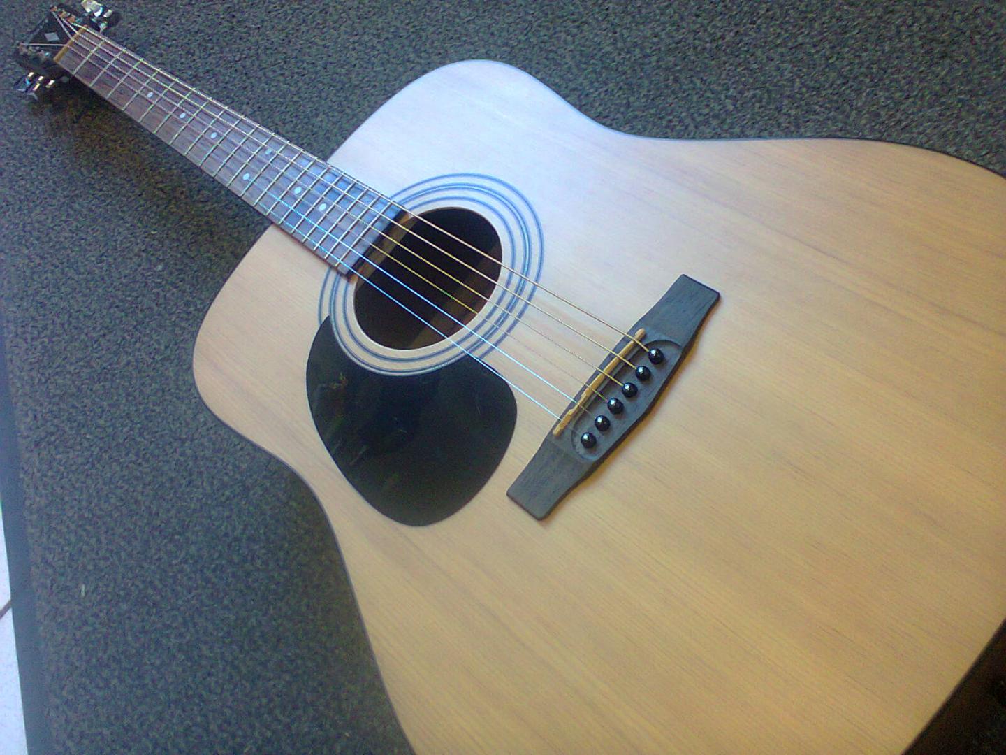 cort ad810lhns cort ad810 lh **OCCASION** GUITARE ACOUSTIQUE**GAUCHER** NATUREL SATINE. TABLE EPICEA. DOS ECLISSES MANCHE ACAJOU. TOUCHE CHEVALET PALISSANDRE. MECANIQUE CHROME BAIN D'HUILE. PLAQUE NOIRE