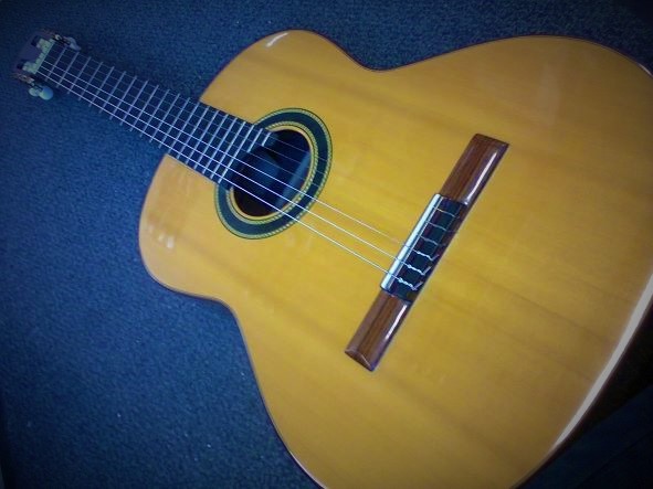 Geronimo Mateos Escorial Geronimo Mateos Escorial GUITARE CLASSIQUE ATELIER GERONIMO MATEOS LUTHIER ESPAGNOL FAITE MAIN. TABLE EPICEA ALLEMAND MASSIF. DOS & ECLISSES PALISSANDRE INDIEN MASSIF. MANCHE CEDRE DU HONDURAS. TOUCHE EBENE. MECANIQUES DOREES